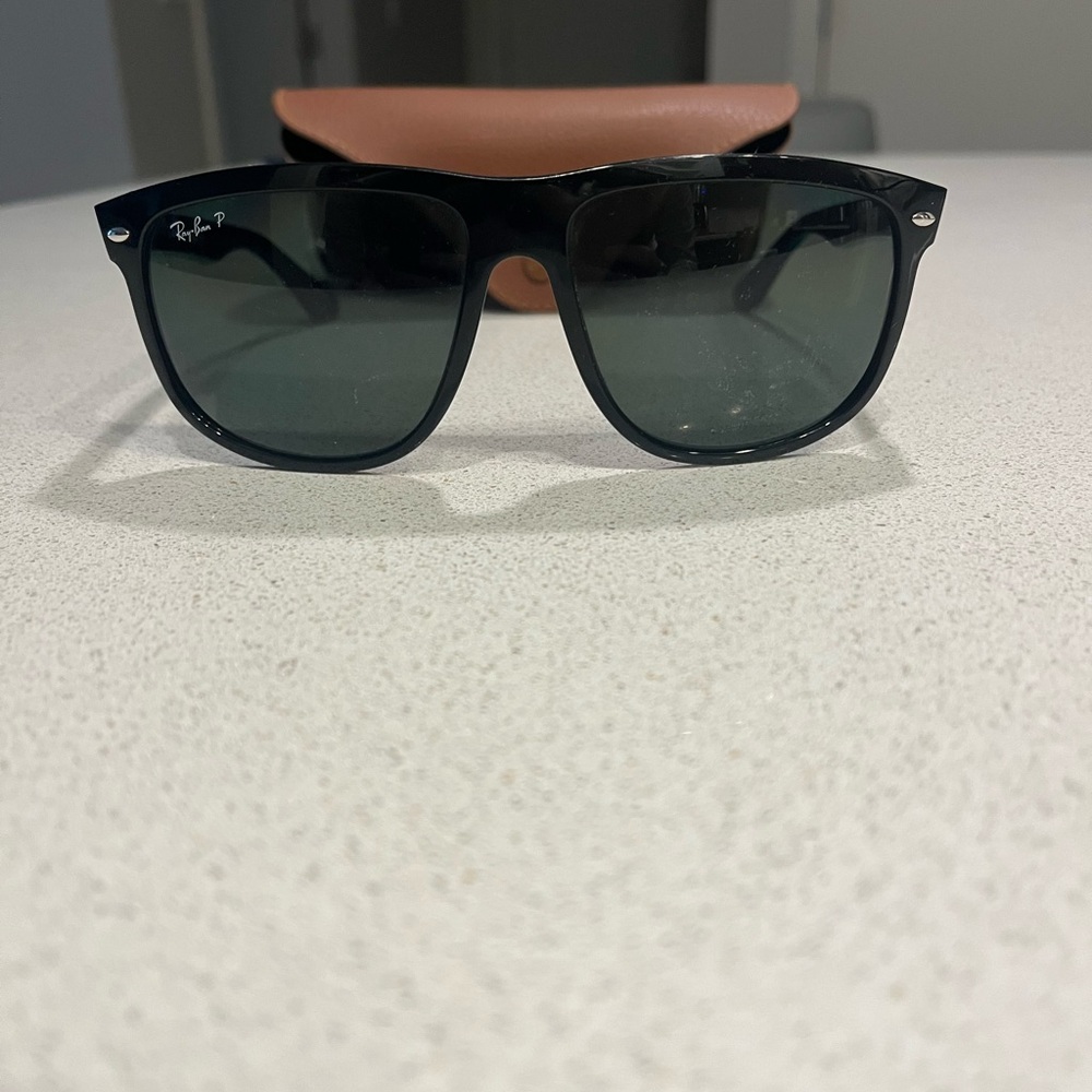 Ray-Ban Boyfriend RB4147 Polarized Sunglasses with Tan Case